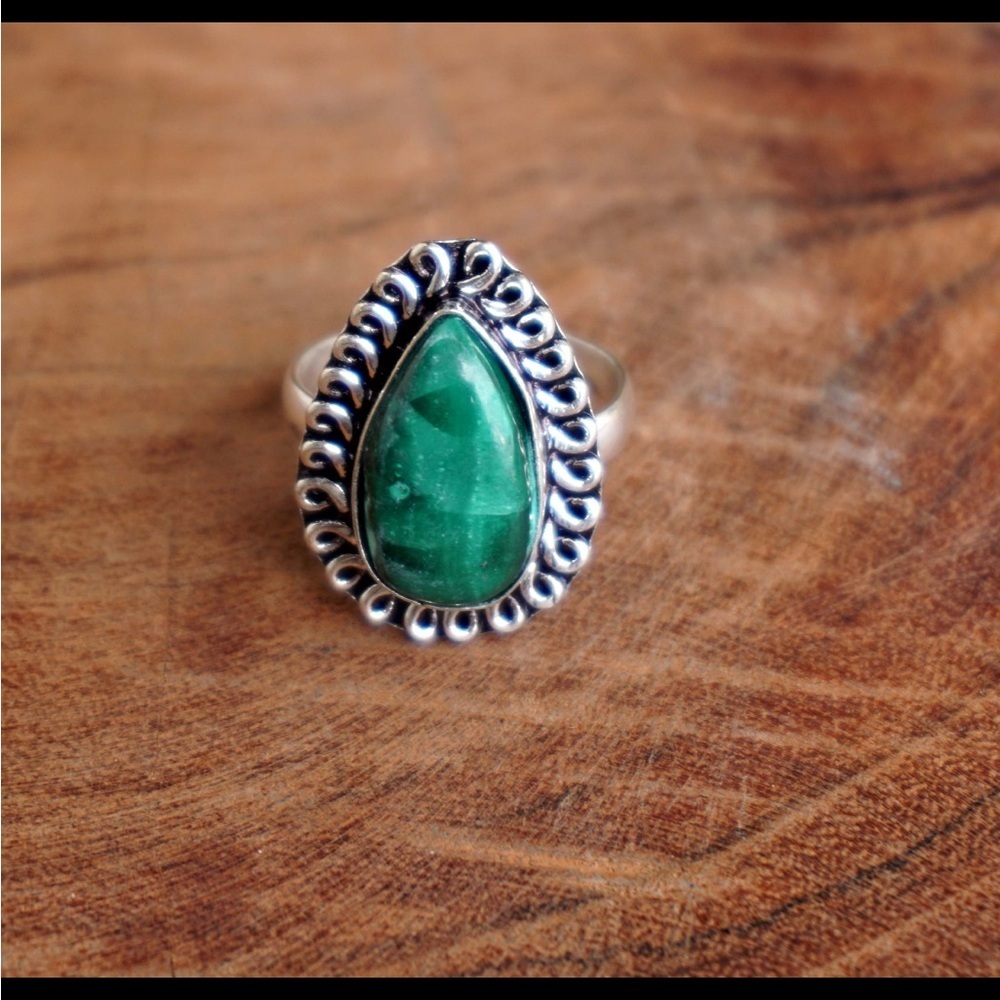 Elegant 925 Silver Silver plated and Natural Malachite cabochon Teardrop Ring